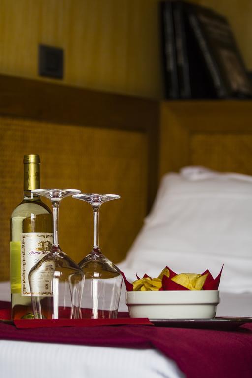 Ariosto Hotel Milan Luaran gambar