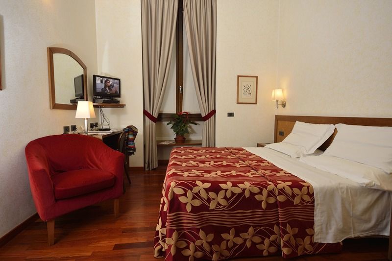 Ariosto Hotel Milan Luaran gambar