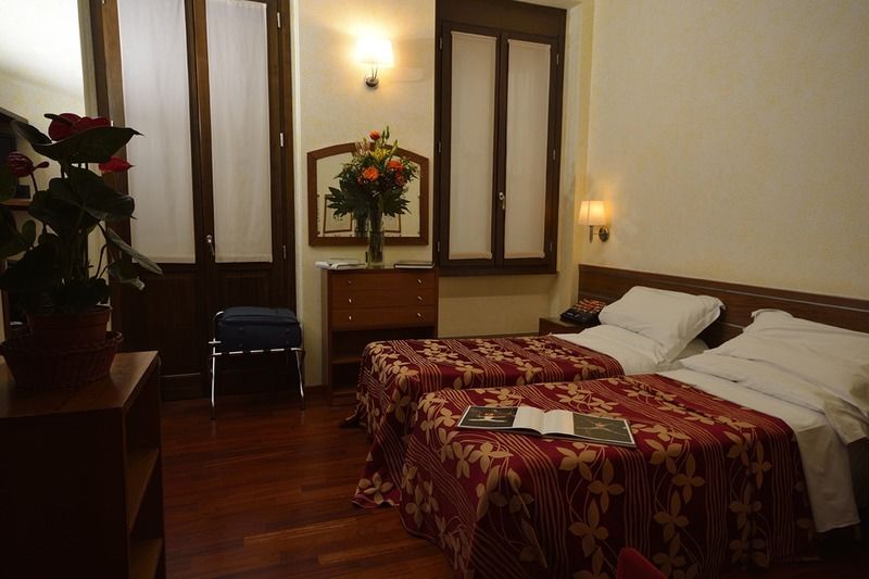 Ariosto Hotel Milan Luaran gambar