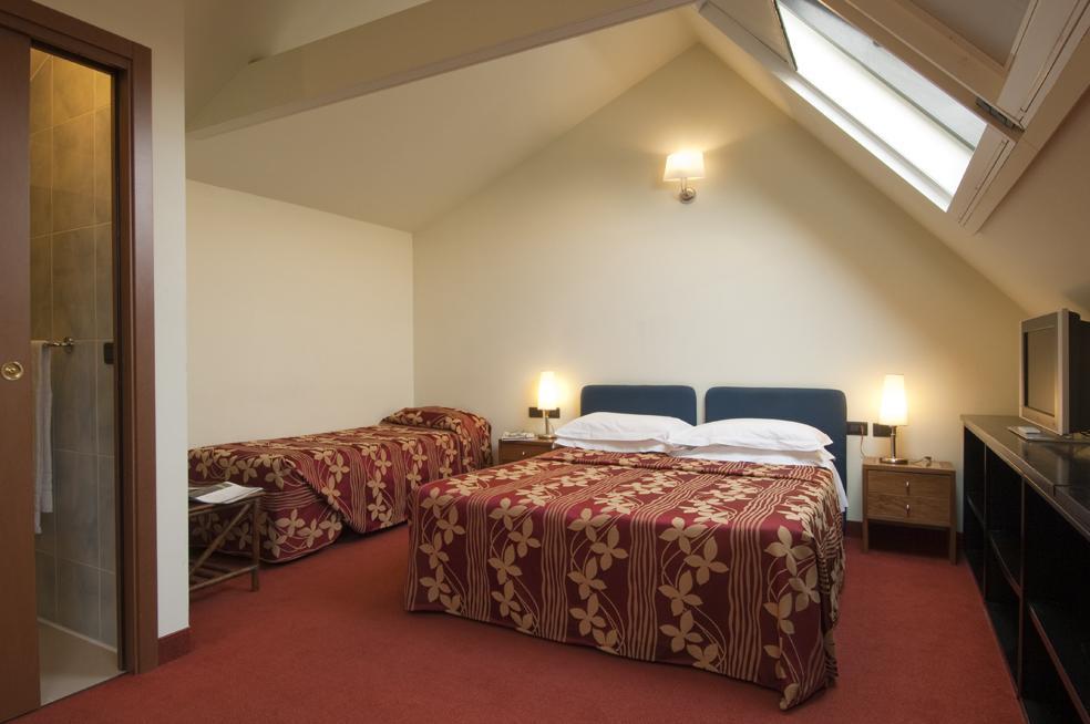 Ariosto Hotel Milan Luaran gambar